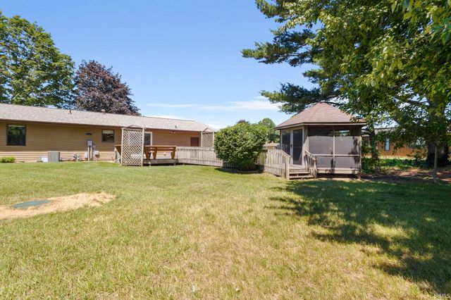 57302 Peggy Drive, South Bend, IN 46619
