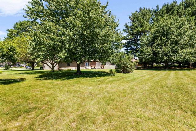 57302 Peggy Drive, South Bend, IN 46619