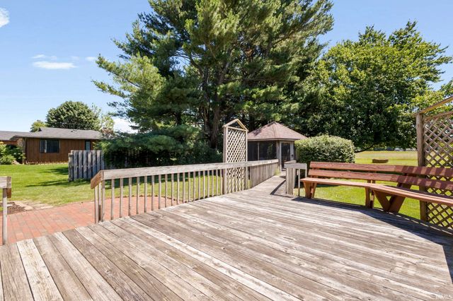 57302 Peggy Drive, South Bend, IN 46619