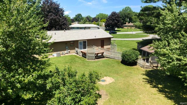 57302 Peggy Drive, South Bend, IN 46619