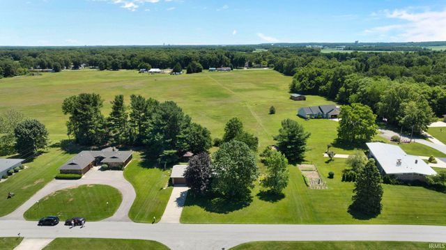 57302 Peggy Drive, South Bend, IN 46619