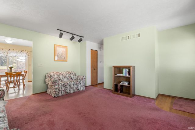 57302 Peggy Drive, South Bend, IN 46619