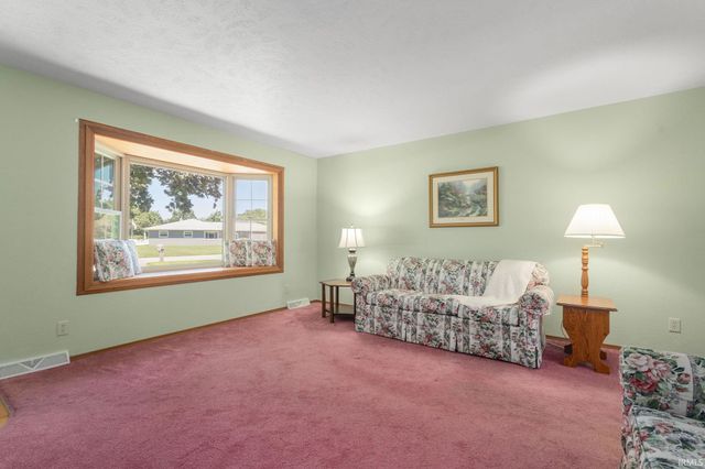 57302 Peggy Drive, South Bend, IN 46619