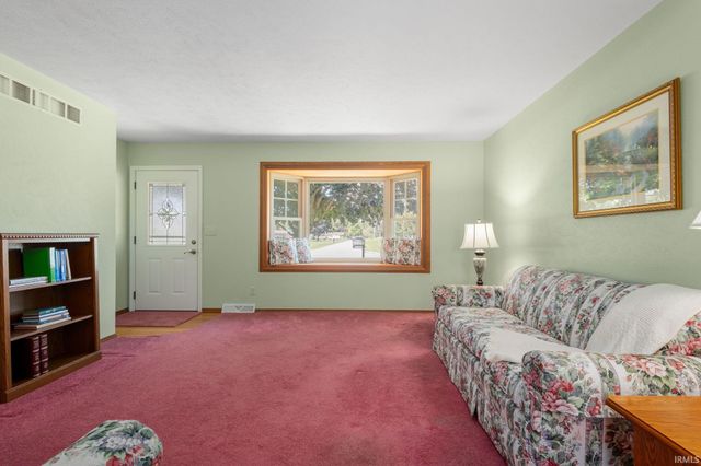 57302 Peggy Drive, South Bend, IN 46619