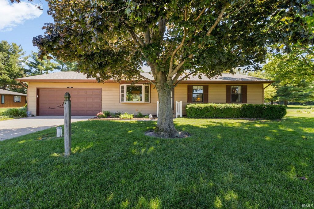 57302 Peggy Drive, South Bend, IN 46619