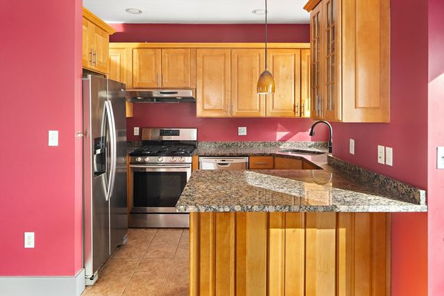 6 Porter St. 6, Woburn, MA 01801