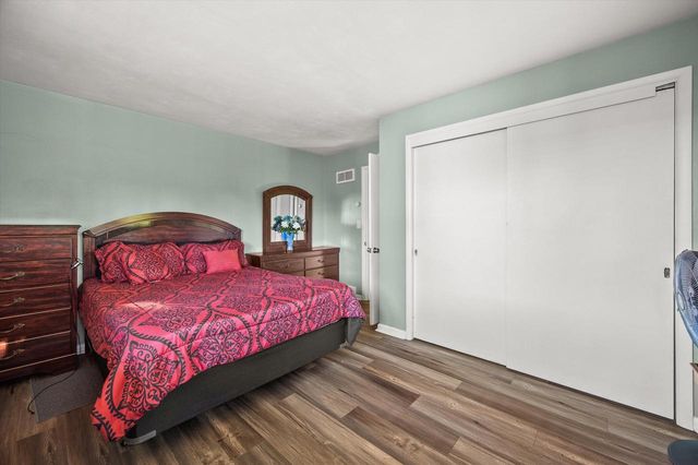 5817 S Quality AVENUE, Cudahy, WI 53110