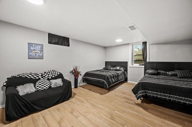 5817 S Quality AVENUE, Cudahy, WI 53110