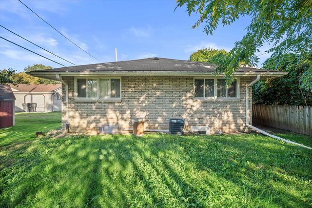 5817 S Quality AVENUE, Cudahy, WI 53110