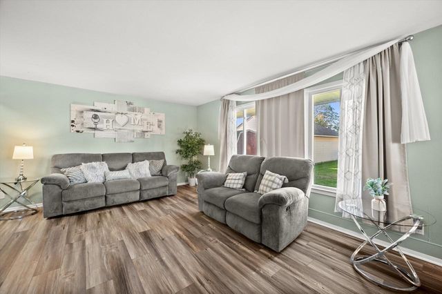 5817 S Quality AVENUE, Cudahy, WI 53110