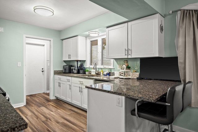 5817 S Quality AVENUE, Cudahy, WI 53110
