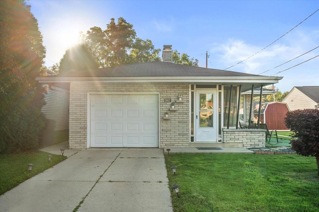 5817 S Quality AVENUE, Cudahy, WI 53110