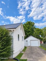 910 Robertson Street, Kingsport, TN 37660