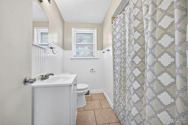 10592 Clarendon Avenue, St Louis, MO 63114