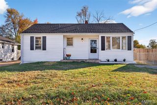 10592 Clarendon Avenue, St Louis, MO 63114