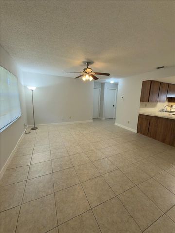 7746 62ND STREET N B, Pinellas Park, FL 33781