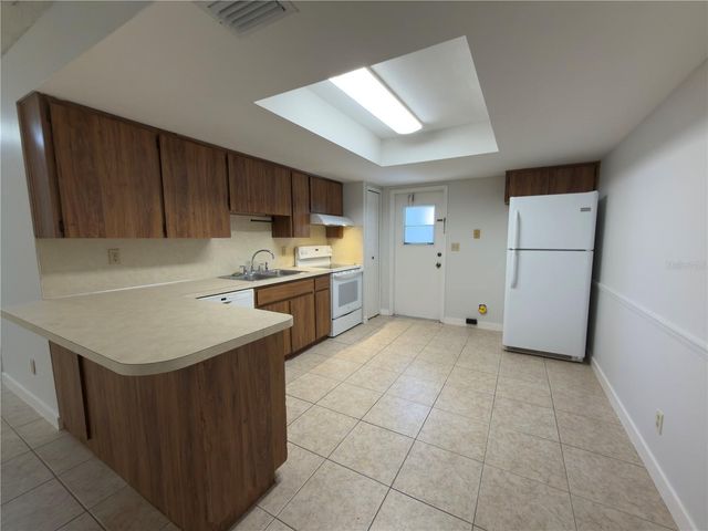 7746 62ND STREET N B, Pinellas Park, FL 33781