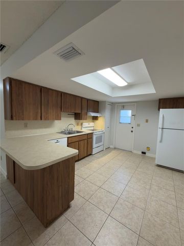 7746 62ND STREET N B, Pinellas Park, FL 33781