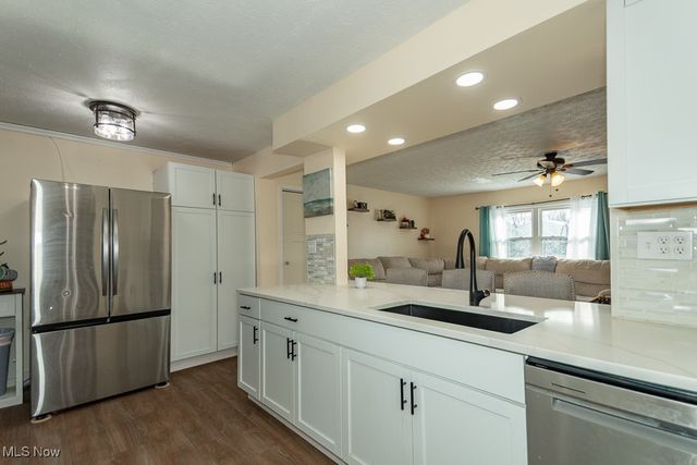 7634 Pinehurst Drive, Mentor On The Lake, OH 44060