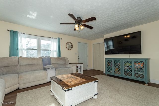 7634 Pinehurst Drive, Mentor On The Lake, OH 44060