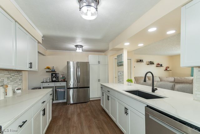 7634 Pinehurst Drive, Mentor On The Lake, OH 44060