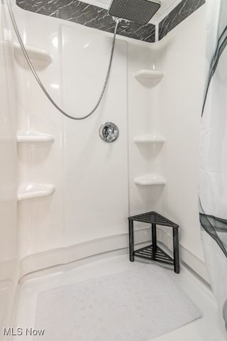 7634 Pinehurst Drive, Mentor On The Lake, OH 44060