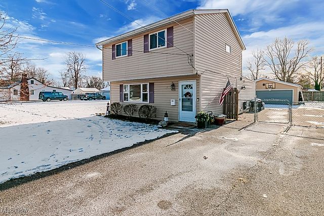 7634 Pinehurst Drive, Mentor On The Lake, OH 44060