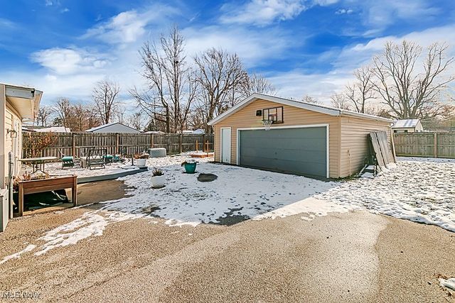 7634 Pinehurst Drive, Mentor On The Lake, OH 44060