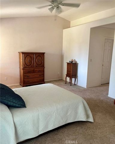 17695 linden st, Hesperia, CA 92345