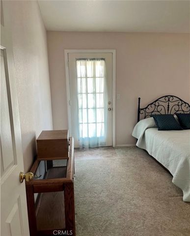 17695 linden st, Hesperia, CA 92345