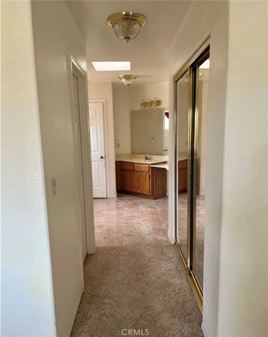 17695 linden st, Hesperia, CA 92345