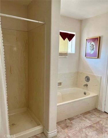17695 linden st, Hesperia, CA 92345