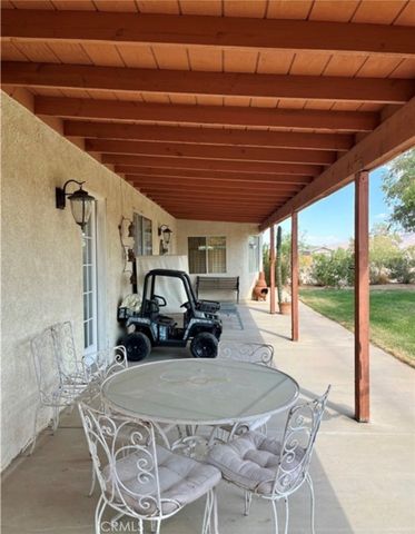 17695 linden st, Hesperia, CA 92345