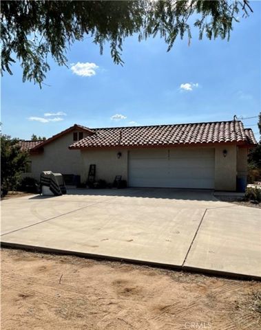 17695 linden st, Hesperia, CA 92345