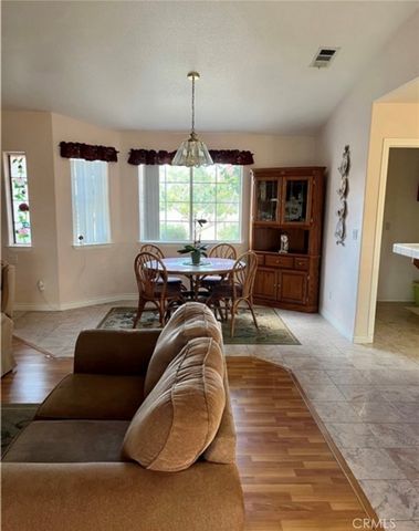 17695 linden st, Hesperia, CA 92345