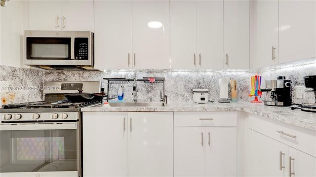 10529 NW 35th Ave, Miami, FL 33147