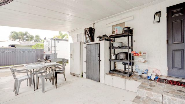 10529 NW 35th Ave, Miami, FL 33147