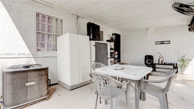 10529 NW 35th Ave, Miami, FL 33147