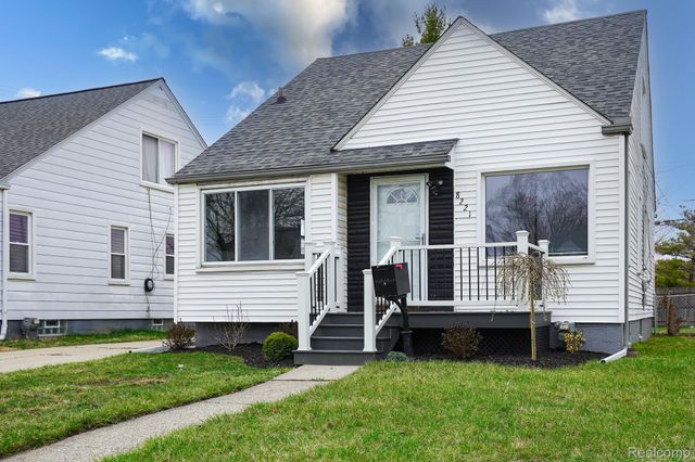 8221 Coolidge, Center Line, MI 48015