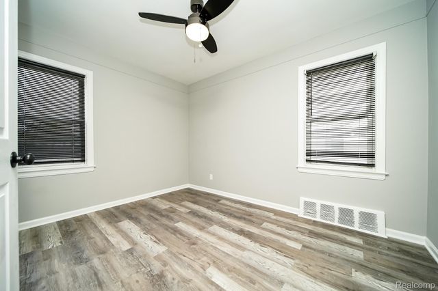 8221 Coolidge, Center Line, MI 48015