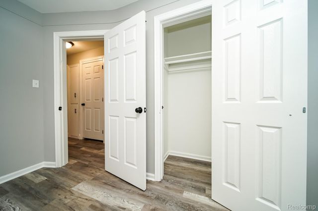 8221 Coolidge, Center Line, MI 48015