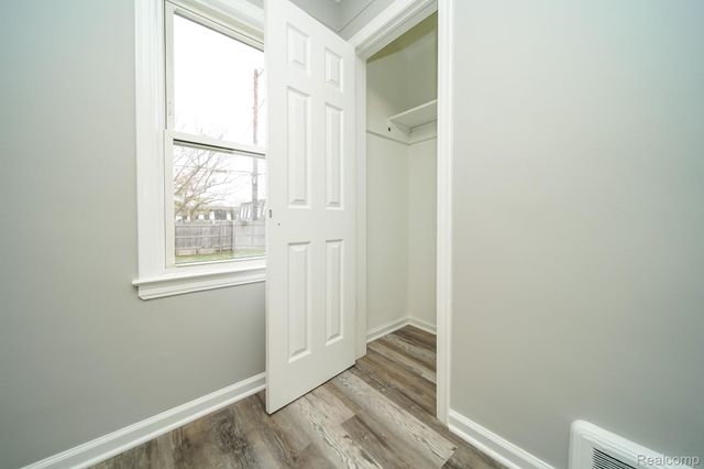 8221 Coolidge, Center Line, MI 48015