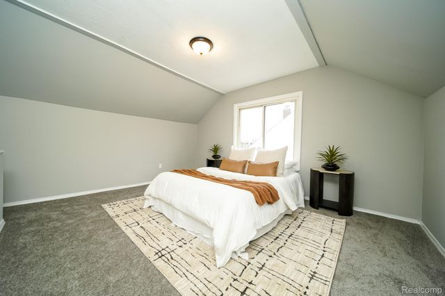 8221 Coolidge, Center Line, MI 48015