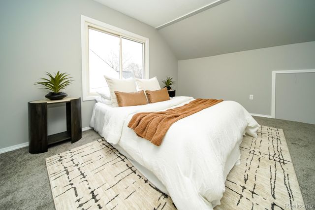 8221 Coolidge, Center Line, MI 48015