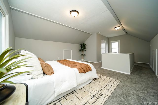 8221 Coolidge, Center Line, MI 48015