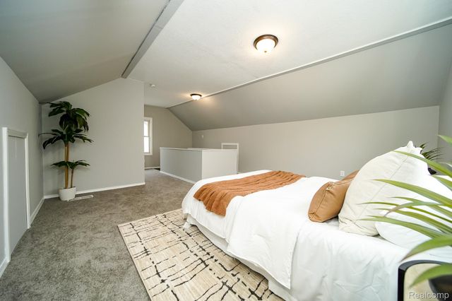 8221 Coolidge, Center Line, MI 48015