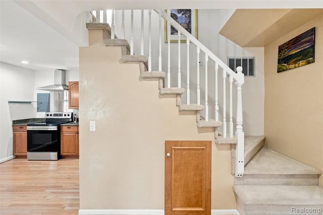 8251 Mcclellan Street, Utica, MI 48317