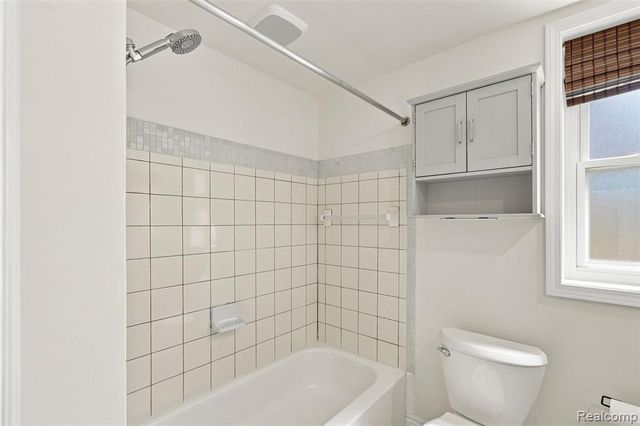 8251 Mcclellan Street, Utica, MI 48317