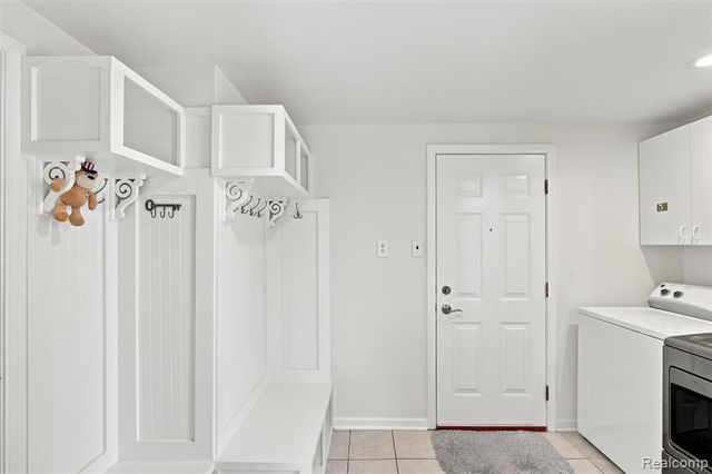 8251 Mcclellan Street, Utica, MI 48317