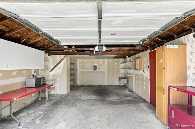 8251 Mcclellan Street, Utica, MI 48317
